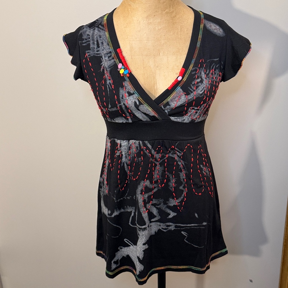 Neslay Paris graphic top vintage